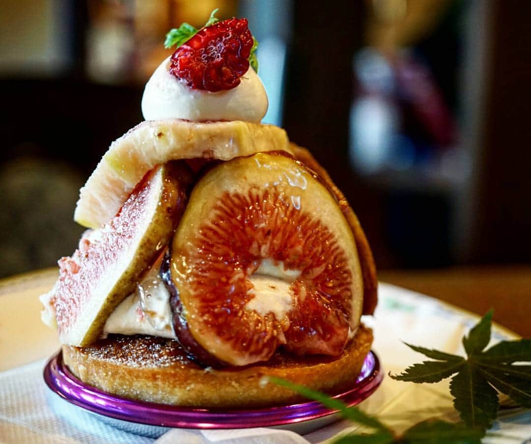 石関友梨のグルメインスタ