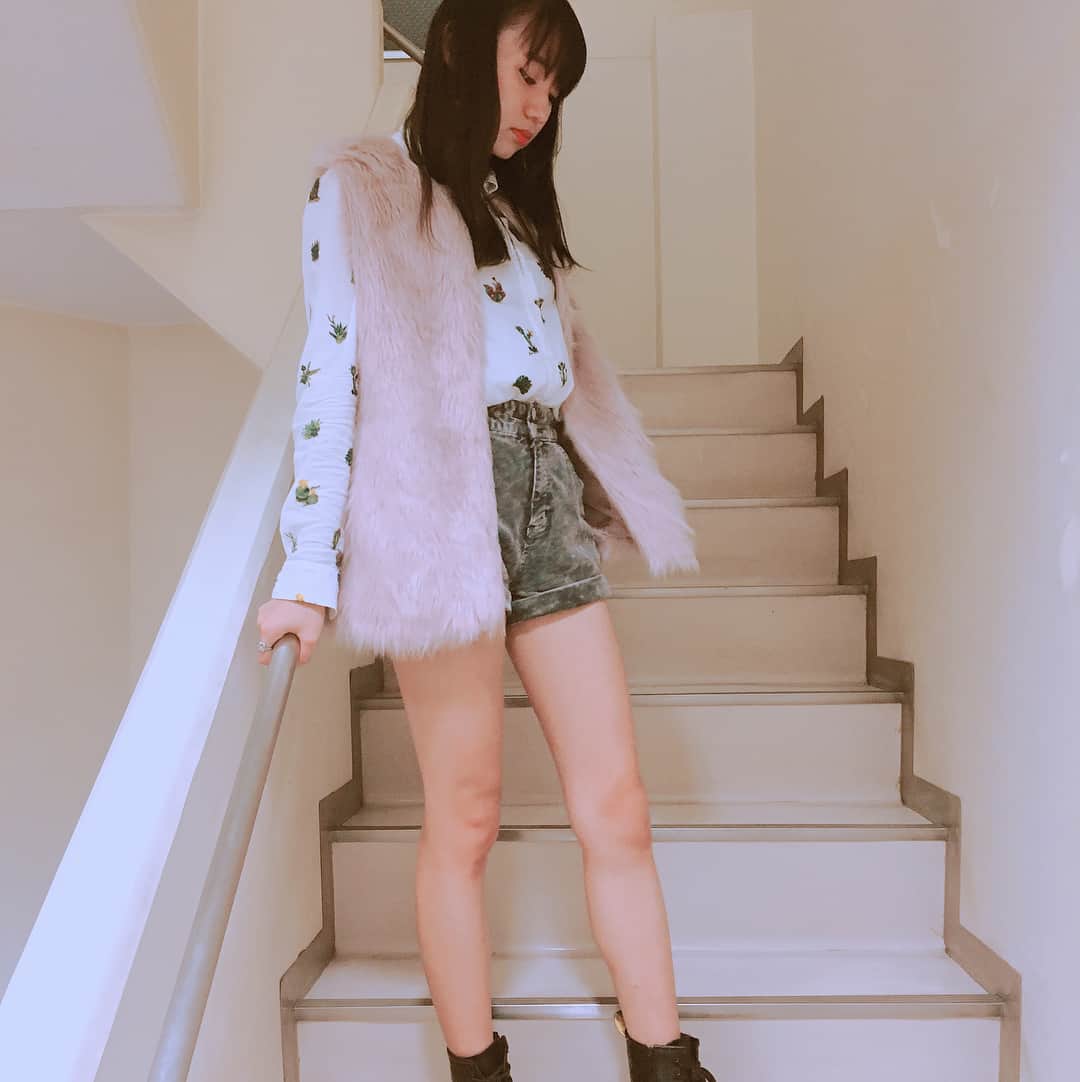 小池杏奈さんのインスタグラム写真 - (小池杏奈Instagram)「#ootd #fashion #japan #guess #bershka #backs」10月11日 17時26分 - annas_anna