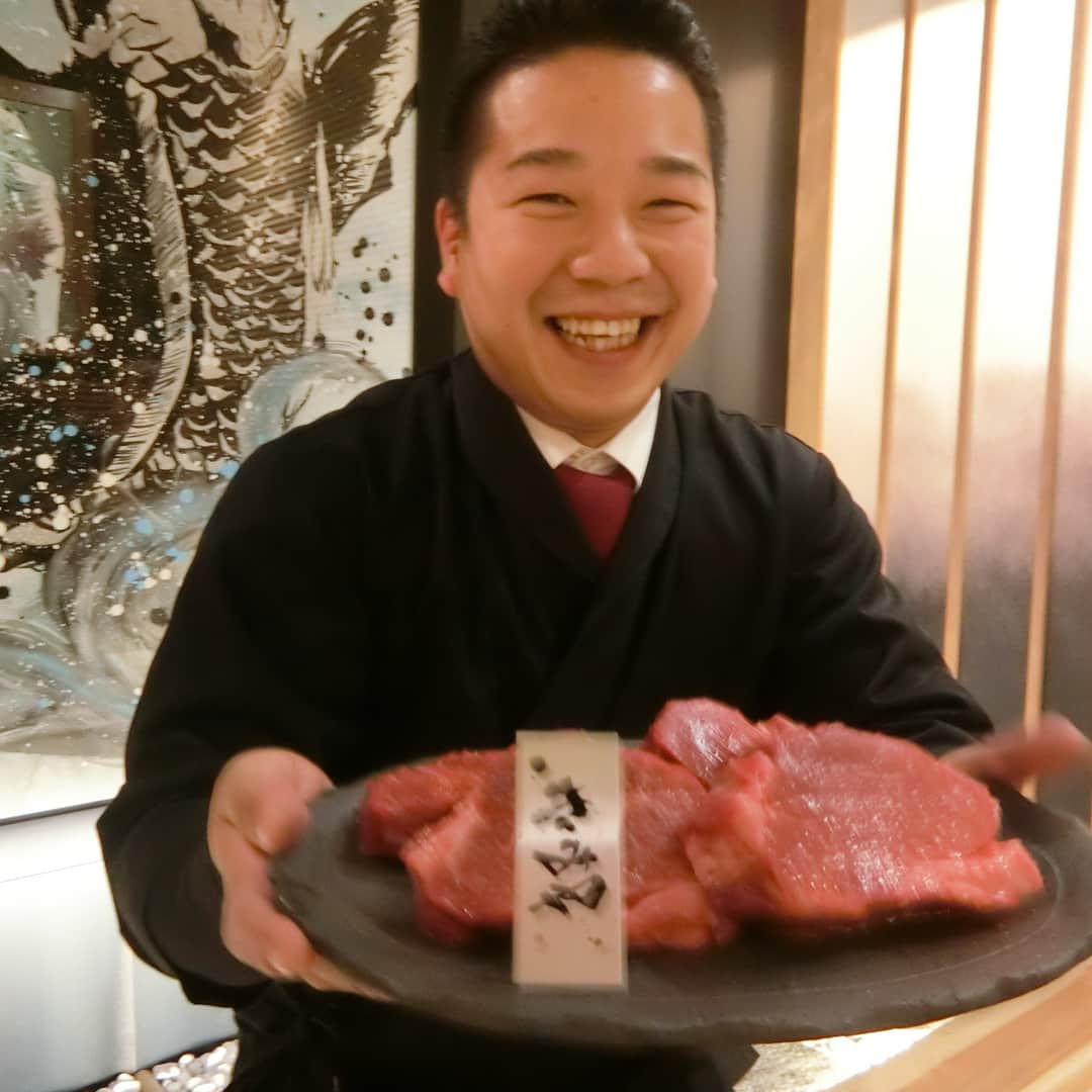 若菜奈央さんのインスタグラム写真 - (若菜奈央Instagram)「こないだ大阪旅行行ってきました😊💗 大阪本当に大好き☺️ フィレ肉専門店のきみやさんにお邪魔してきたよー🍖 お肉好き〜(･∀･) 美味しかったよー かなり量多かったけど！わら 予約とりずらいみたいなんで早めに予約してください🤘🏽 てか大阪旅行の投稿に少しお付き合い下さい☺️わら たくさん更新したいんで☺️☺️🤘🏽 #大阪 #きみや #フィレ肉専門店 #会員制 #こんなところにきみや #シャトーブリアン #肉は飲める #カレーも飲める(笑) #美味しいんだけど #食べきれない」10月11日 18時32分 - erina_new.62