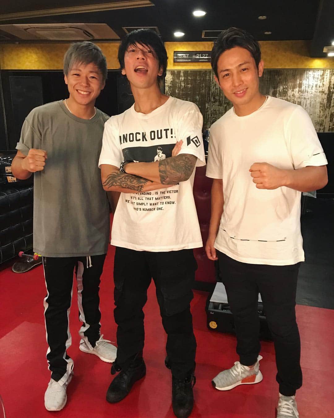武尊さんのインスタグラム写真 武尊instagram 今日は龍矢とmonoeyesのライブへ 最高のライブで元気貰いました 先日の試合の煽りvtrでもmonoeyesの曲を使わせて貰ったので生で聞けて最高でした 細美さんありがとうございました Monoeyes 細美武士 さん