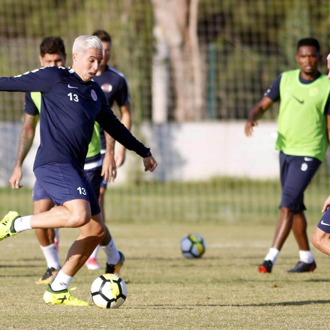 サミル・ナスリのインスタグラム：「Good training ahead of Saturday game」