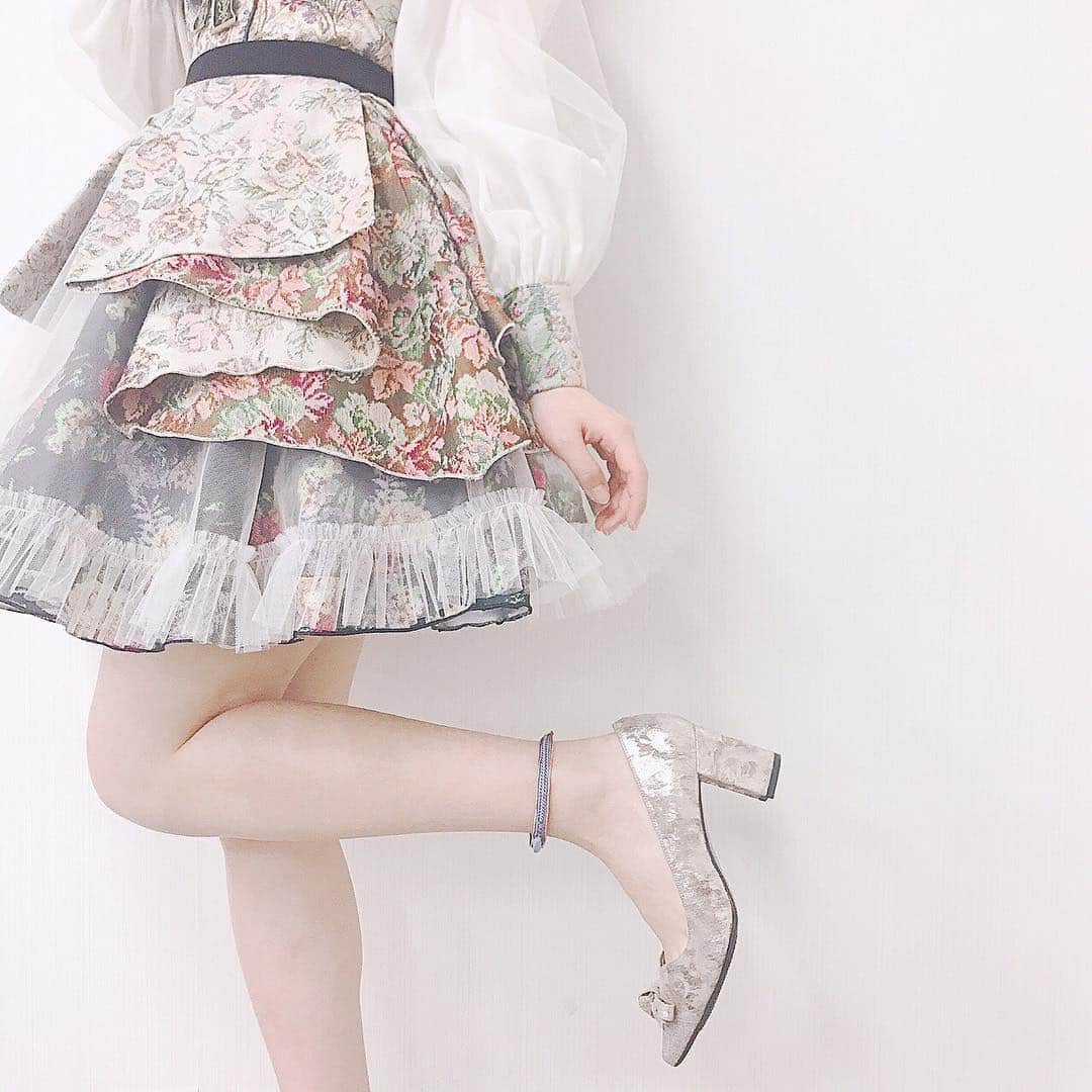 向井地美音さんのインスタグラム写真 - (向井地美音Instagram)「* 左の足首に、、💍 #11月のアンクレット #akb衣装」10月12日 22時45分 - ___mion.m