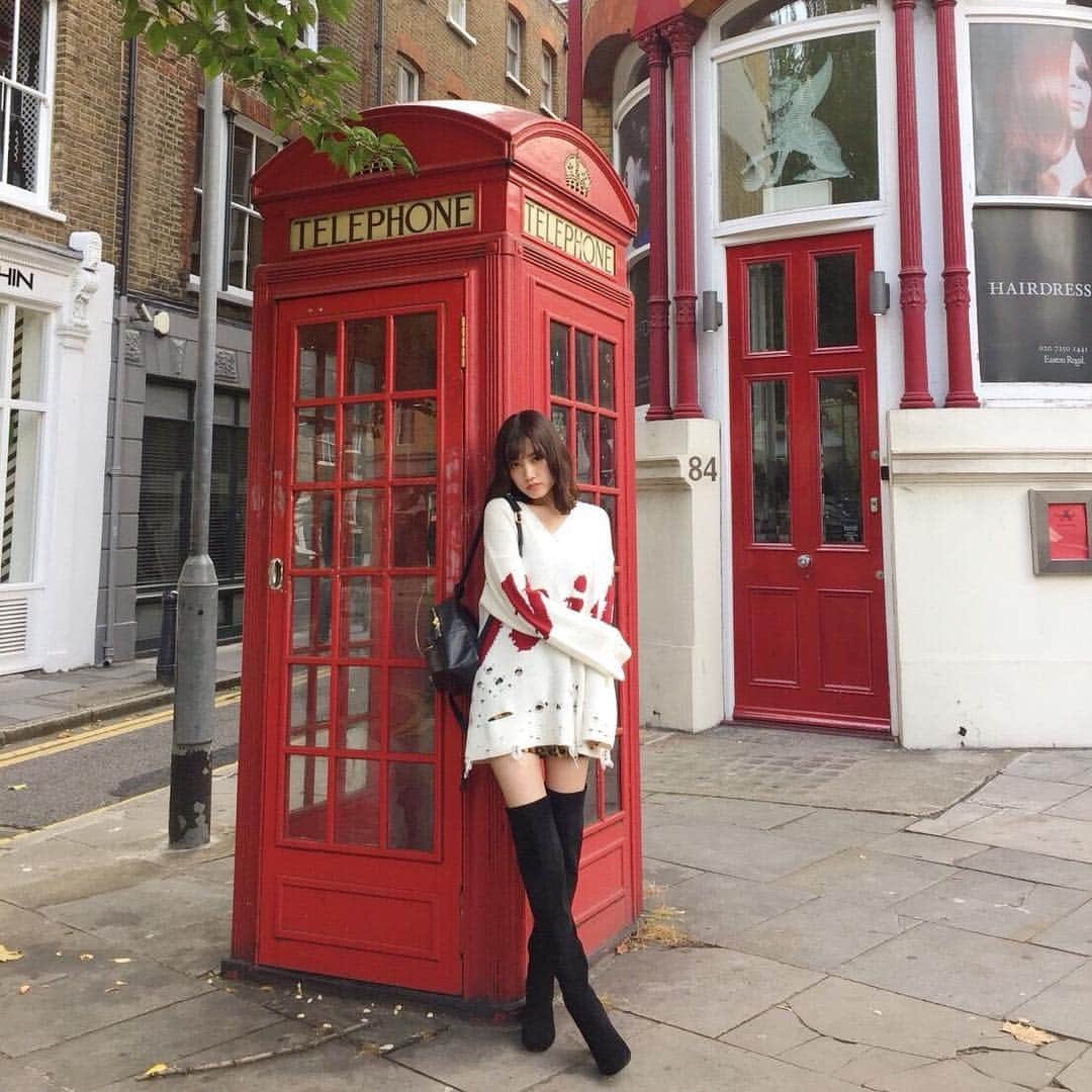 加藤玲奈のインスタグラム：「telephone、、、☎︎♥️ #london #lillilly  #dzzit」