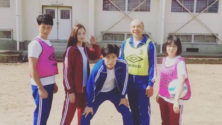 テレビ朝日「オトナ高校」のインスタグラム：「. 【いよいよ明日🎊カウントダウン🙌】 . 🙋‍♂️土曜ナイトドラマ『オトナ高校』🙋 ✨✨第１話🏫放送まであと１日✨✨ . 10/14(土)よる11:05スタートです‼️ みなさんぜひぜひご覧下さい👀💓 . #オトナ高校  #やらみそ #テレビ朝日 #土曜ナイトドラマ #カウントダウン #三浦春馬 #チェリート #高橋克実 #サショー #山田真歩 #ヒミコ #夕輝壽太 #ヤルデンテ #黒木メイサ #スペア #🍒 #オトナ戦隊 #登場 #🍒」