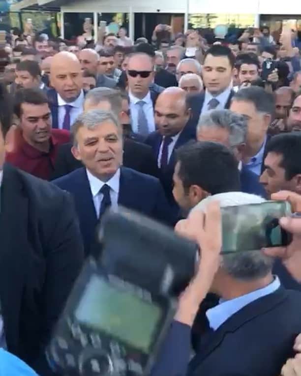 アブドゥラー・ギュルのインスタグラム：「11. Cumhurbaşkanımız Sayın Abdullah Gül, Şanlıurfa’da coşkuyla karşılandı.」