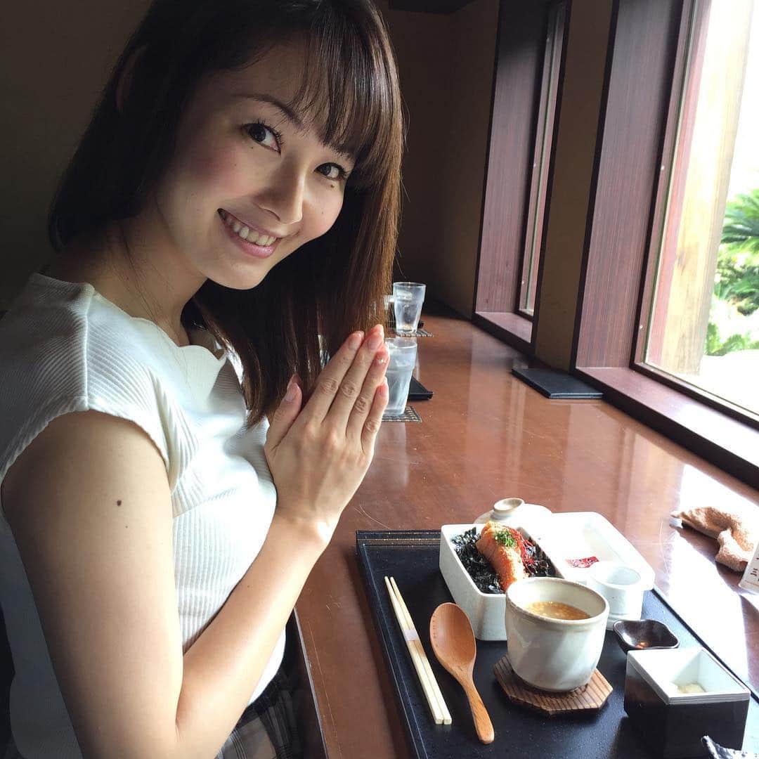 萩美香のインスタグラム：「贅沢な朝ゴハン。 #福岡 #弾丸旅行  #眠い💤」