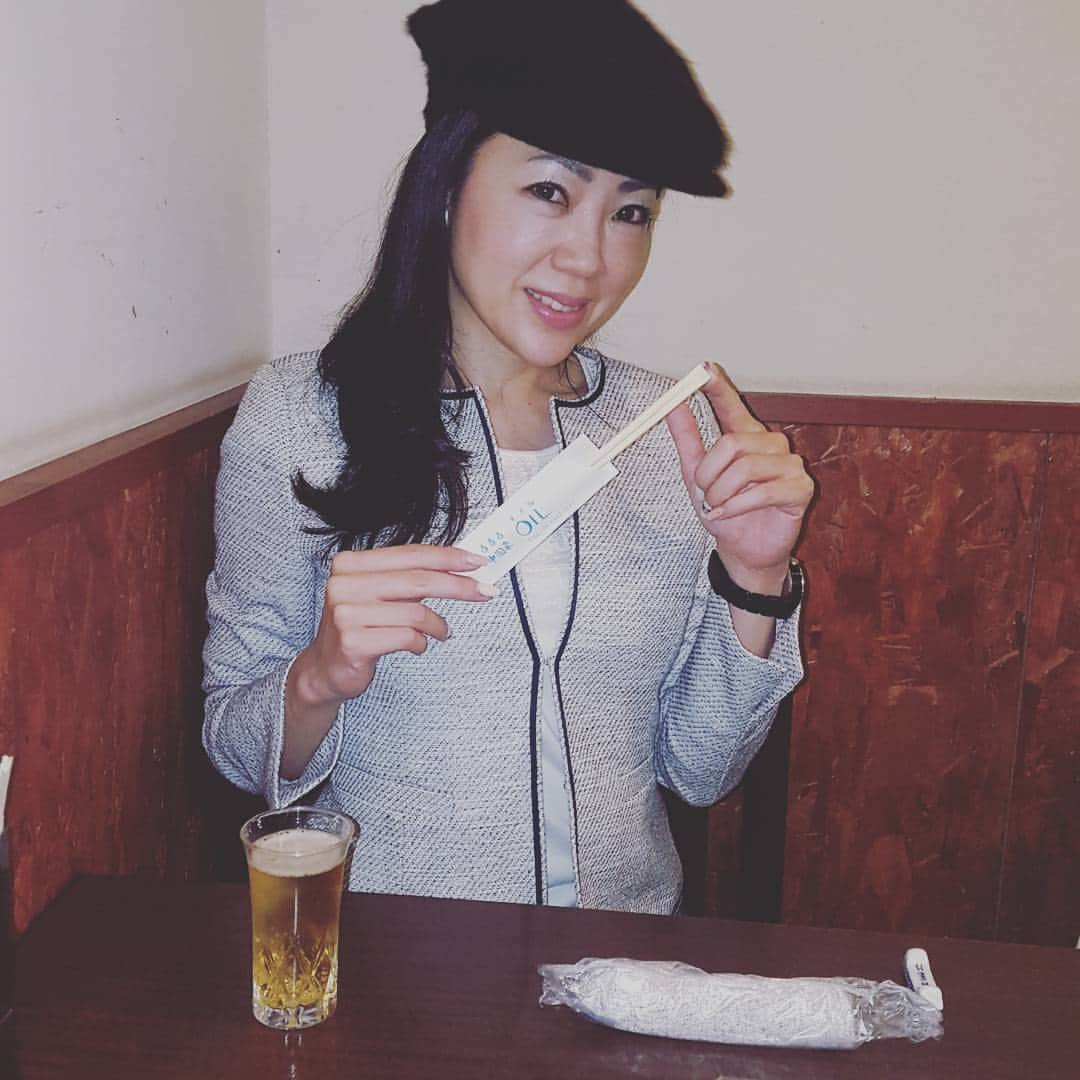 今堀恵理さんのインスタグラム写真 - (今堀恵理Instagram)「福島で麻婆豆腐が人気で行列のお店OILに 「おはよう朝日です」のお天気の吉田さんと行って来ました。オキタ君と出てる人です👍 前菜、春巻き、酢豚、麻婆豆腐、炒飯、どれも美味しかったですよ  OILでディナーコーディネートは矢田亜希子さんプロデュースのweb a la moda(ウェブアラモーダ）のジャケットを着てみました。  Tシャツ　@mackintoshphilosophy スカート　@justcavallimilano ジャケット　@webalamoda_by_akikoyada 帽子　@kenji_yanagi_maxim_kobe_japan バック　@hermes  #webalamoda #行列の出来る店　#お気に入りのジャケット　#ウェブアラモーダ　#akikoyada #矢田亜希子　#oil　#麻婆豆腐　#麻婆豆腐の人気店　#おはよう朝日　#kobemaxim #justcavalli #instafood #newjacket #ジャパンメイド　#MACKINTOSH #エレ女のデニム　#神戸maxim #トアロード　#よだれ鶏　#instagood #fashion　#中華菜OIL　#福島グルメ」10月15日 1時00分 - eriimahori