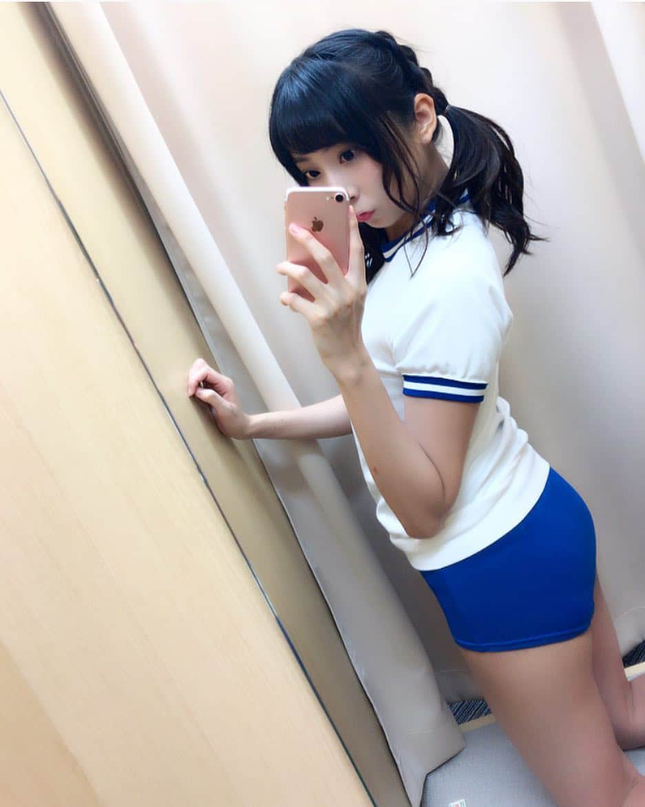 のインスタグラム：「ハロウィンは体操服で決まり🤸‍♀️💖なんちゃってぇ〜（笑） #コスプレ #cosplay #体操服 #ブルマ #ツインテール #グラビア #グラドル自画撮り部 #緒方咲 #cute #sexy #セルフィー #自撮り #bleu #青 #太もも #お尻 #黒髪 #love #photo #me #girl #selfie #happy #smile #instagood #instalove」
