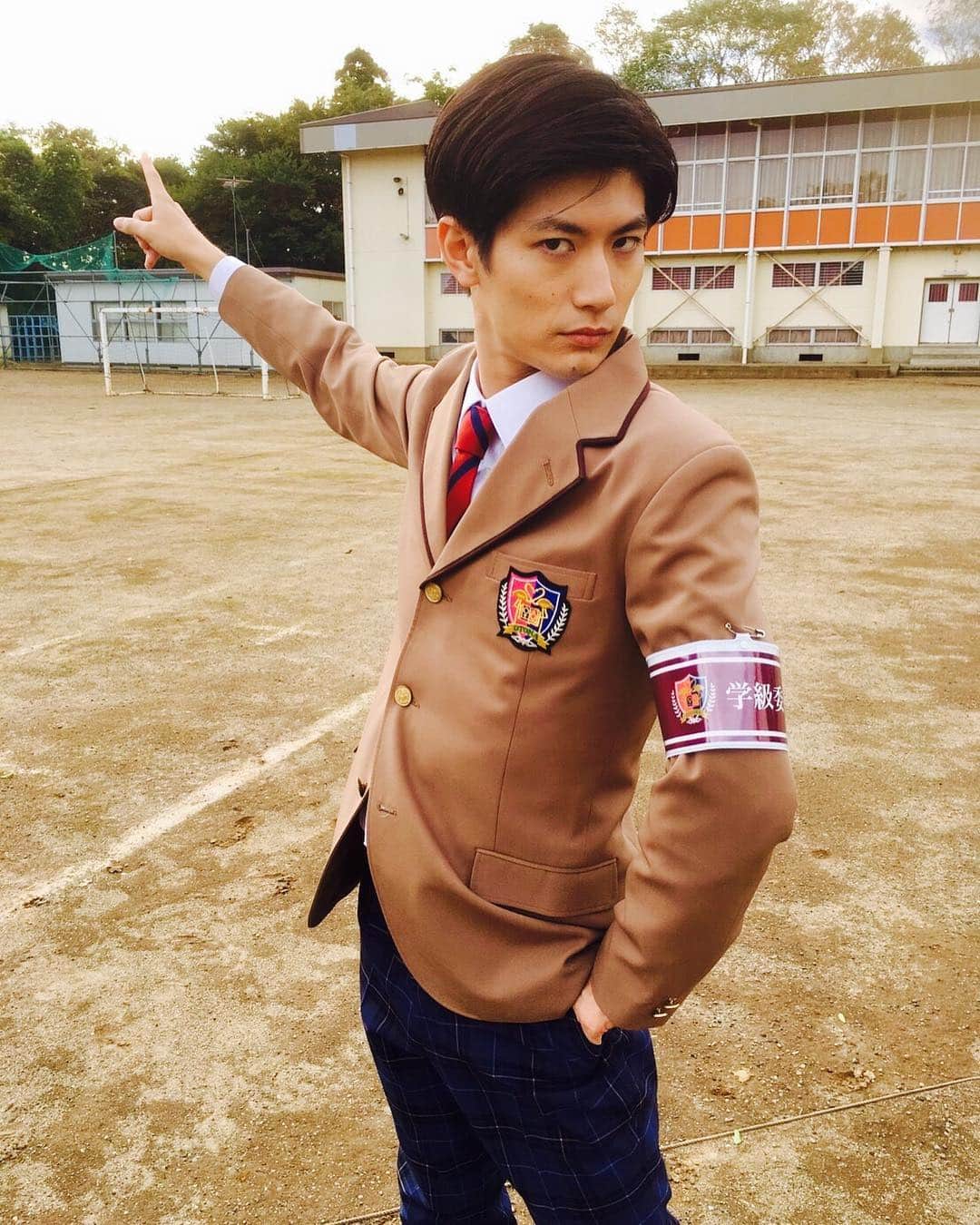 テレビ朝日「オトナ高校」のインスタグラム：「. 【お待たせしました🙌ついに初回放送❤️】 . 👩‍🏫土曜ナイトドラマ『オトナ高校』👨‍🏫 ✨✨第１話 🏫 放送このあとすぐ✨✨ . いよいよ23:05スタートです‼️ みなさんぜひぜひご覧下さい🙆💓🙆‍♂️ . #オトナ高校  #やらみそ #テレビ朝日 #土曜ナイトドラマ #カウントダウン #このあとすぐ #三浦春馬 #高橋克実 #竜星涼 #松井愛莉 #山田真歩 #夕輝壽太 #正名僕蔵 #杉本哲太 #黒木メイサ #ルポルタージュ #高橋優 #🍒」