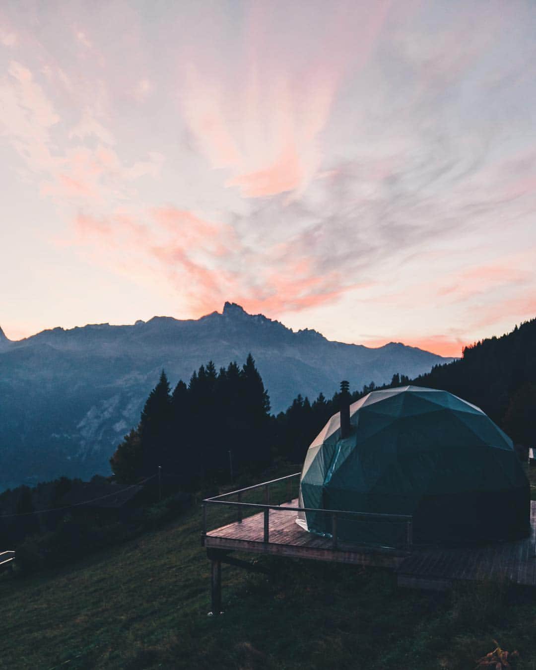 福田洋昭のインスタグラム：「Dome is where the heart is 🌄」
