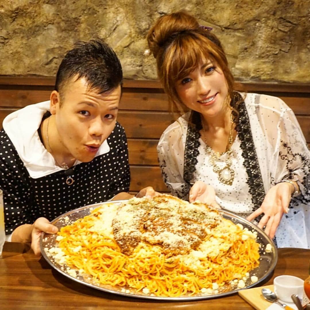 石関友梨のグルメインスタ