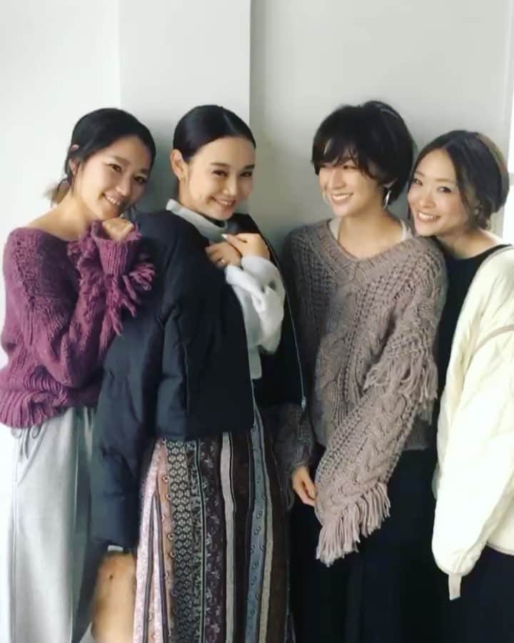 野尻美穂のインスタグラム：「今日はみんなで撮影🐶🐶 @piii1203 @saki1022 @4848r @lifes_official」