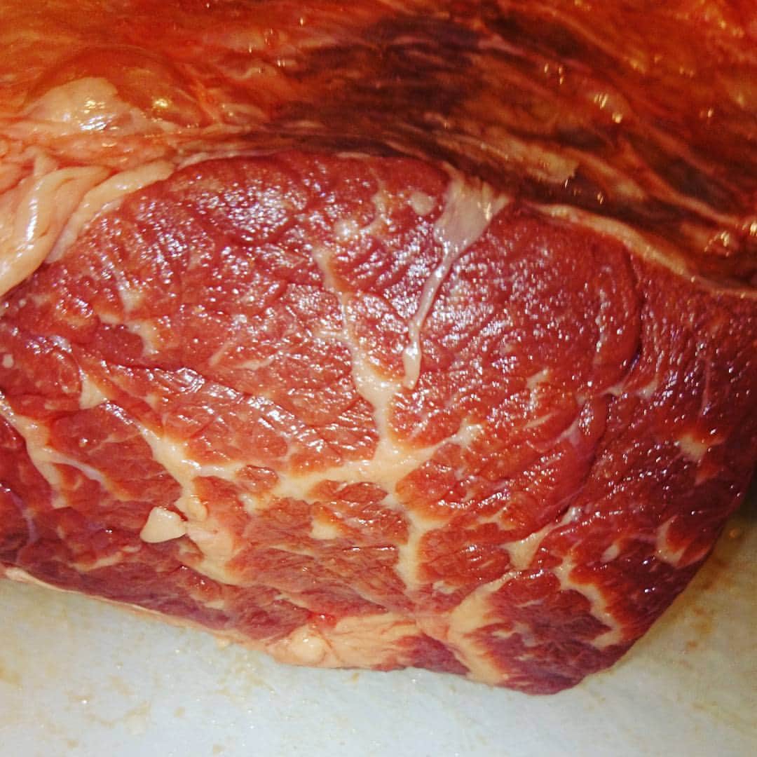 かるび家武庫之荘店のインスタグラム：「本日のオススメロース#かるび家#武庫之荘#焼肉#食べ放題#飲み放題#個室#宴会#カルビ#ロース#ハラミ#関学#阪急#オアシス#ゆずの小町#いっとく#ホルモン#ビール#」