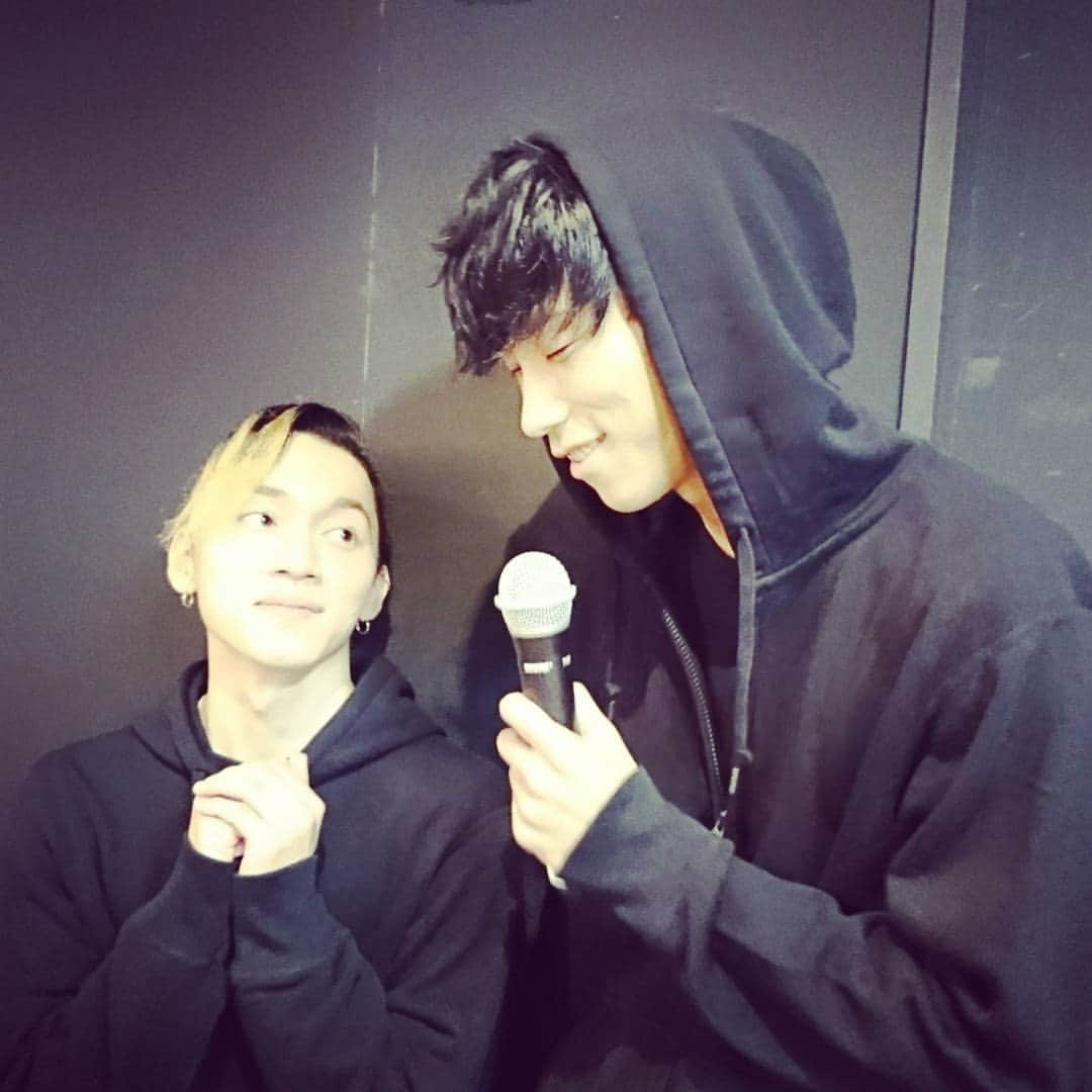 龍雅-Ryoga-さんのインスタグラム写真 - (龍雅-Ryoga-Instagram)「sing～🎤 #龍雅 #ryoga  #後藤慶太郎  #ktr  #清水啓太 #keita  #performer #FIVEDRAGONS #fivedragons #モザイクモール港北」10月15日 16時23分 - ryogastagram