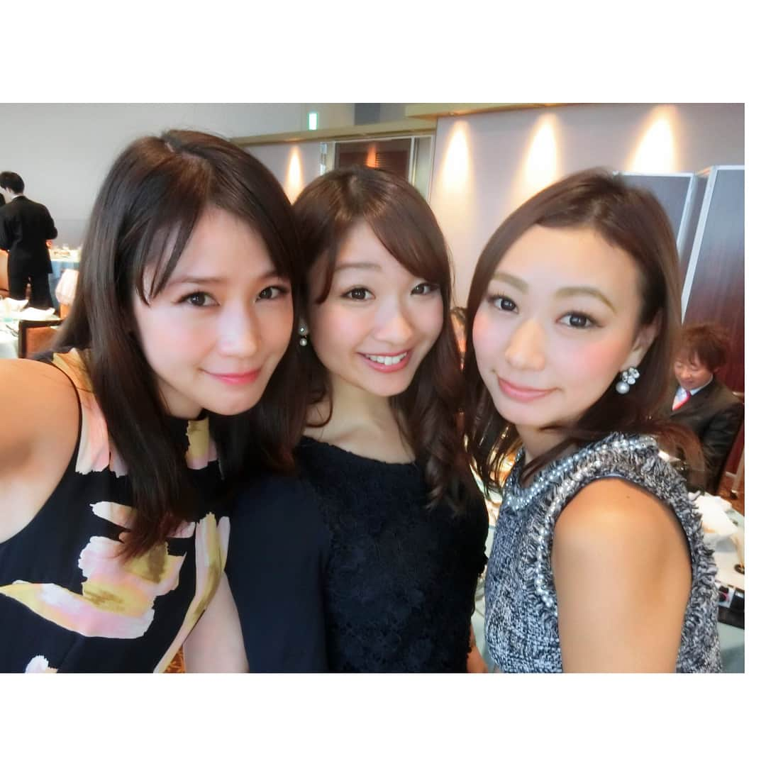 相沢まきさんのインスタグラム写真 - (相沢まきInstagram)「千葉暢彦さん、今井美穂ちゃん @chiba_miho1209 の結婚式🎂 2人らしい笑いに溢れる素敵な結婚式でした🌟 美男美女、とってもお似合いの2人。 末長くお幸せに❤️❤️ #千葉暢彦 さん #今井美穂 ちゃん #happywedding #斉藤ひかり ちゃん #新海史子 さん #渡邉智世 さん #横内美紗 さん #」10月15日 16時38分 - maki_aizawa0414