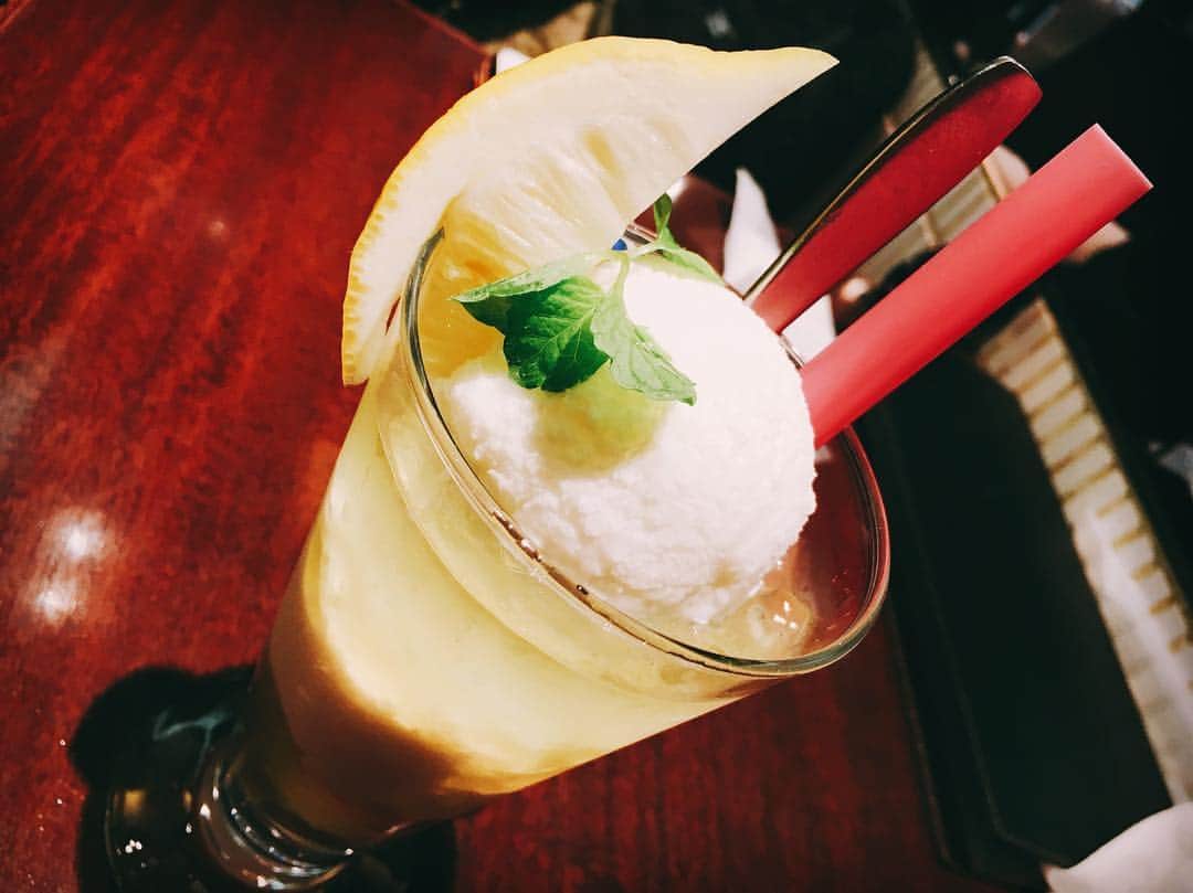高木友梨香のインスタグラム：「レモンジェラートジュース🍋 ほどよい甘さでさっぱり美味しい👼✨」