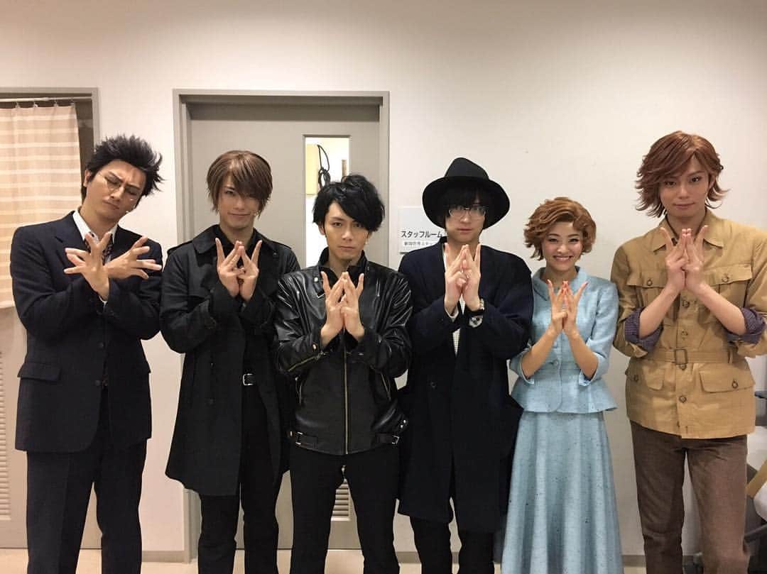 五十嵐麻朝のインスタグラム：「舞台「炎の蜃気楼 昭和編」紅蓮坂ブルース 四日目！DVD収録日。 無事に二公演終える事が出来ました(^^) 今日は、直江役を演じていた荒牧が来てくれました！ 残り二日、二公演！悔いなくやり遂げます！！ #炎の蜃気楼 #ミラステ #上杉夜叉衆 #安田長秀 #五十嵐麻朝」