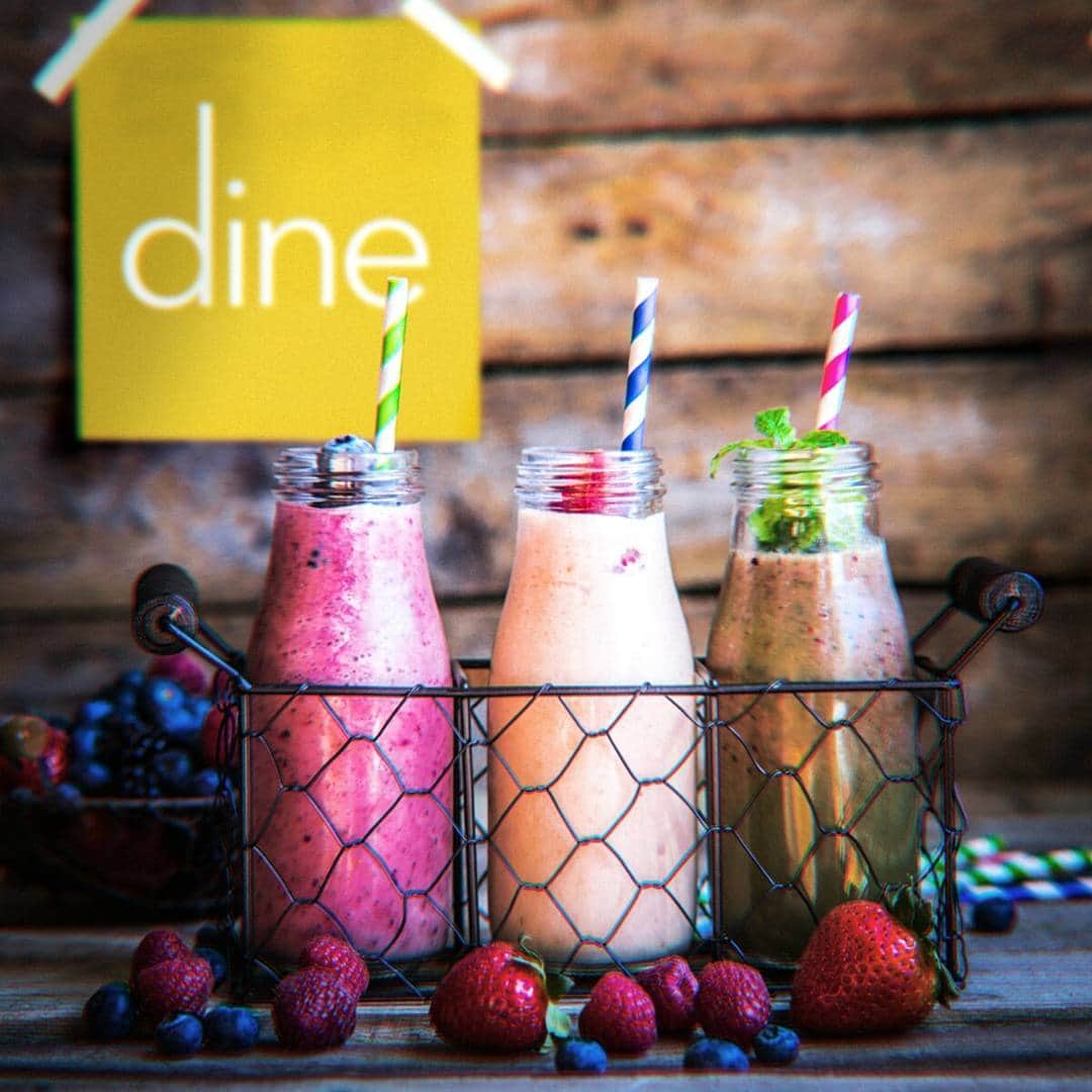 Dine - More Dates, Not Swipes.のインスタグラム：「Not a coffee person? Why not go for some smoothies on your first date? There are tons of places to choose from in the Dine dating app! #smoothies #blueberry #freshness #fruit #yum #organic」