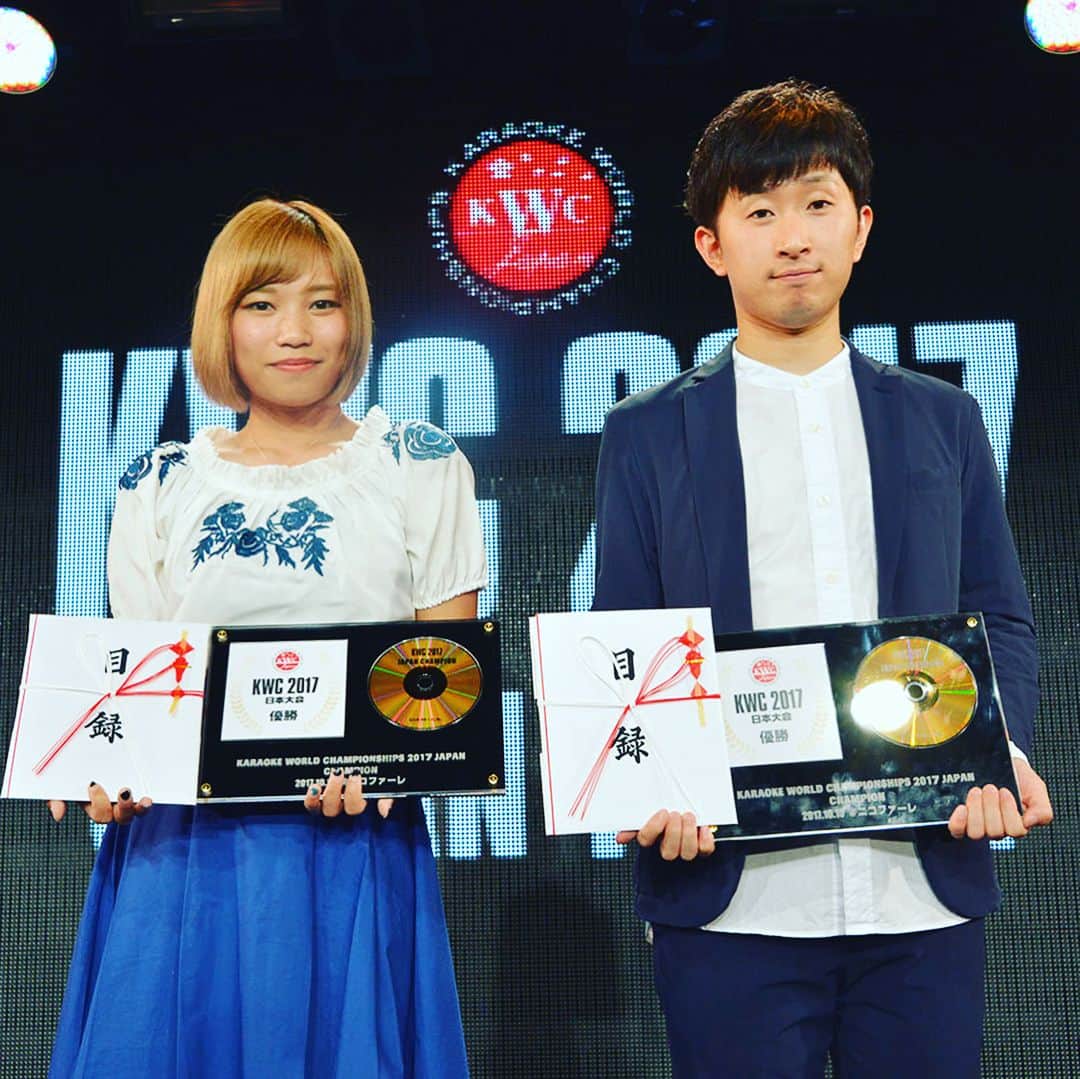 R!Nのインスタグラム：「日本代表に選ばれました！ カラオケ世界大会、女性部門で優勝させていただきました。🏆 . こんな快挙は初めて！ 来月、フィンランドでの世界大会へ行きます。自分の歌を世界で披露できる機会を頂けるなんて本当に感激です。 日頃から支えてくださっている皆様に感謝します。 . これからも歌い続けます！ 次の大会まで、ライブやお仕事もありますがたくさん吸収して歌に生かすぞ〜〜！！ . ありがとうございました！！ . そして、早急にパスポートを作らなければ。笑 . #KWCJP #kwc2017 #カラオケ世界大会 #坂本理沙 #ニコファーレ #nicofarre #海蔵亮太 #フィンランド #ヘルシンキ #helsinki #finland #japan #grand #final #決勝 #優勝 #champion #KWC #thankyou #instadaily #music #karaoke #singer #musicismylife #instapic #instagood #like4like #followme #ありがとう #love」