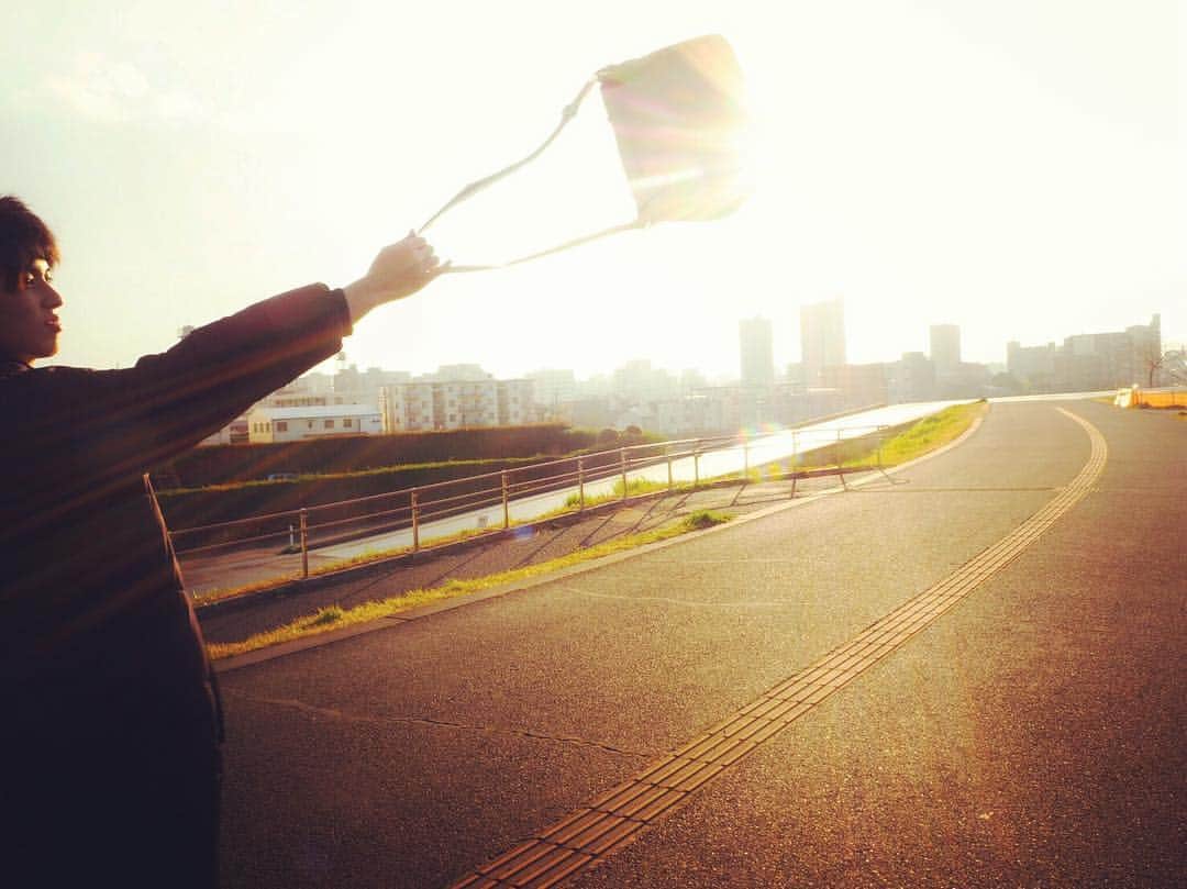 荒井敦史さんのインスタグラム写真 - (荒井敦史Instagram)「撮ってくれた 良い感じの写真。 photo by あっきー(塩野瑛久)」10月16日 23時21分 - atsushi_arai_