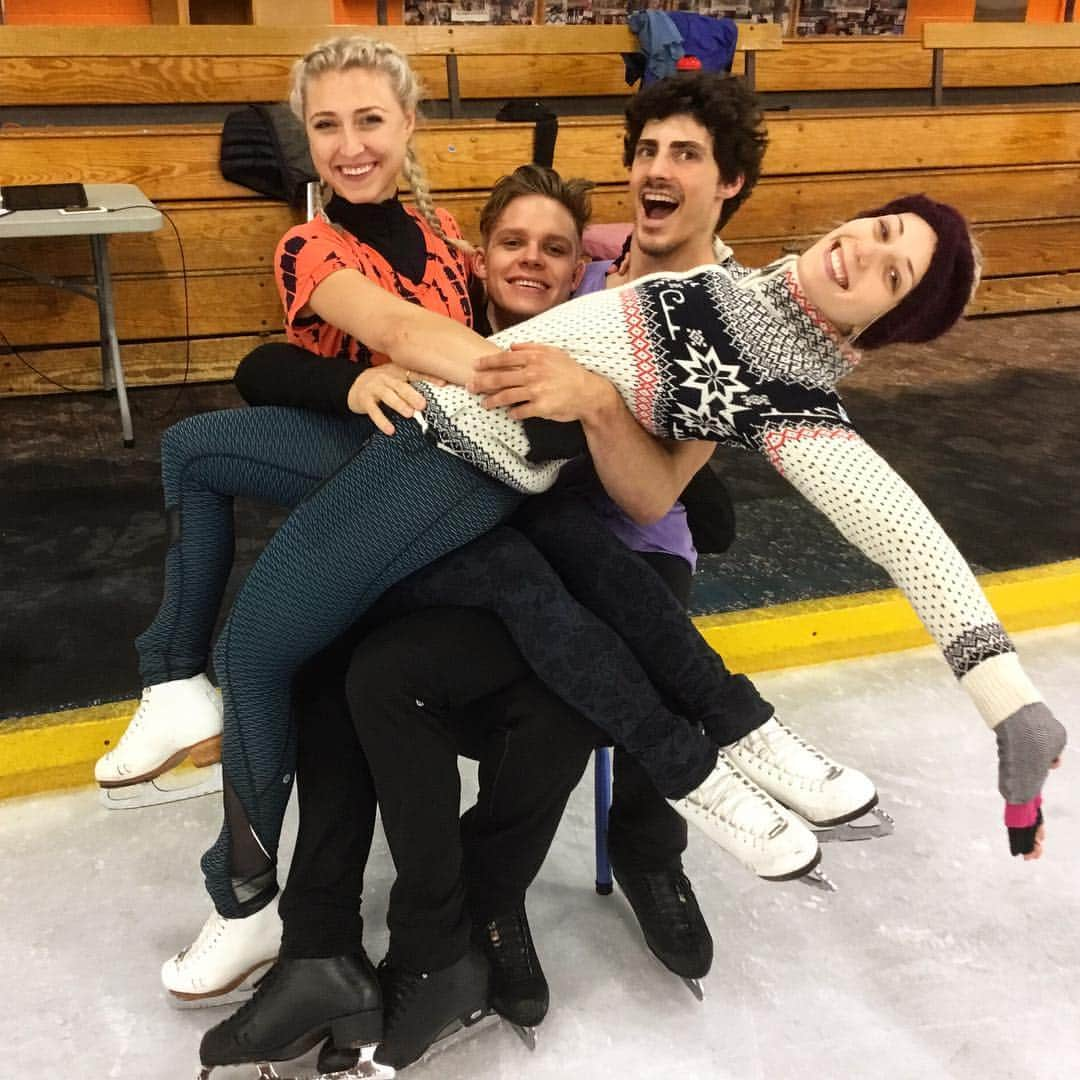 Alex Sinicynさんのインスタグラム写真 - (Alex SinicynInstagram)「Rostele(here we)com ⛸🇷🇺 #isu #grandprix #rostelecomcup2017 #figureskating #gpfigure」10月17日 7時15分 - alex_sinicyn