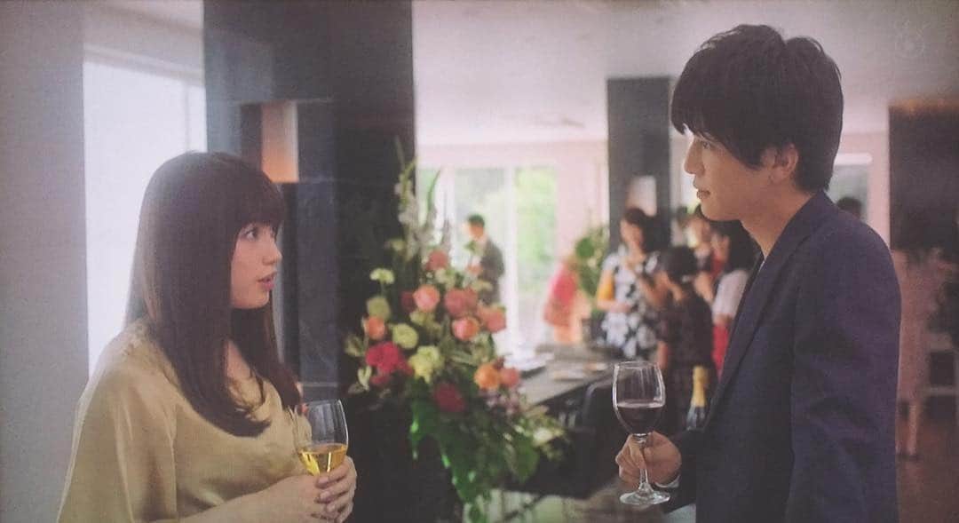 のインスタグラム：「お友達から素敵な写真を送っていただきました😳💕 これからも頑張ります！！ #世にも奇妙な物語17秋の特別編 #世にも奇妙な物語 #運命探知機 #岩田剛典 さん #主演  #横川ユカ #役者 #女優 #platinumproduction」