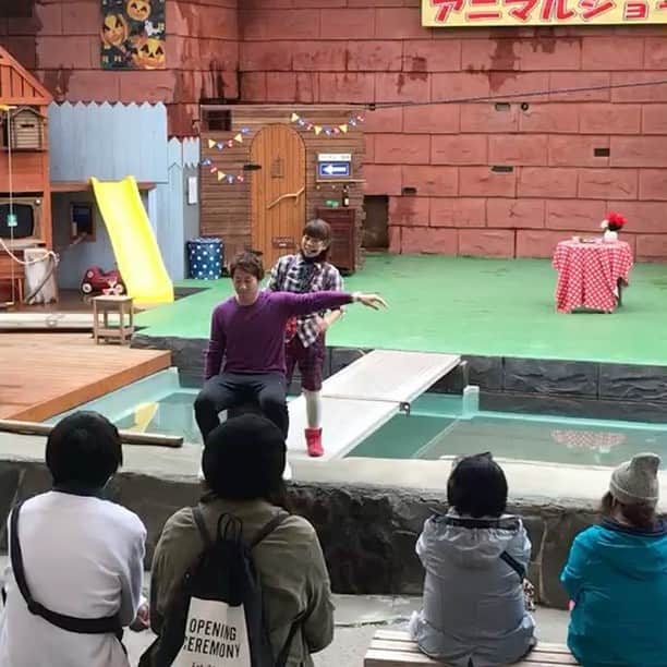 のインスタグラム：「前に出てきて下さい。 と言われ断ったけど 無理やりいかされました。 腕に泊まると言われたのに… テンパって腕おろせなかったよ。笑 珍しいことみたいやから いい事あるかなー😂」