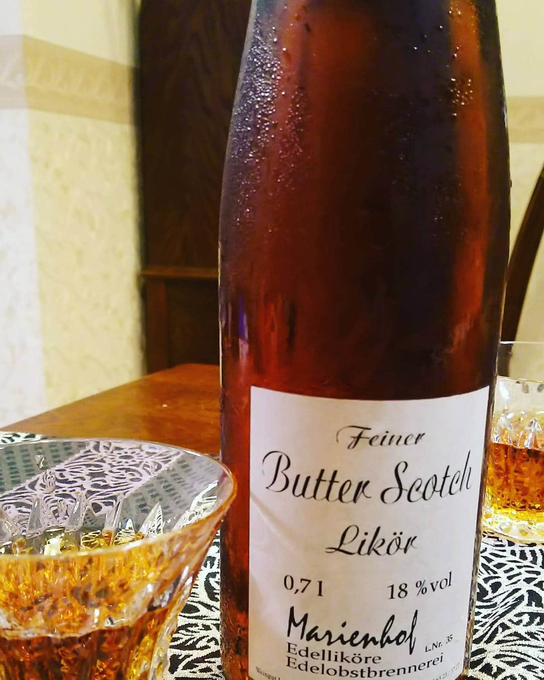 梅田陽子さんのインスタグラム写真 - (梅田陽子Instagram)「食後に１杯 #バタースコッチ #butterscotch #liqueur #リキュール #たまには甘いのもうまぁ#美味しい #食 #糖質制限中 ではありますが。」10月17日 20時33分 - yokoumeda