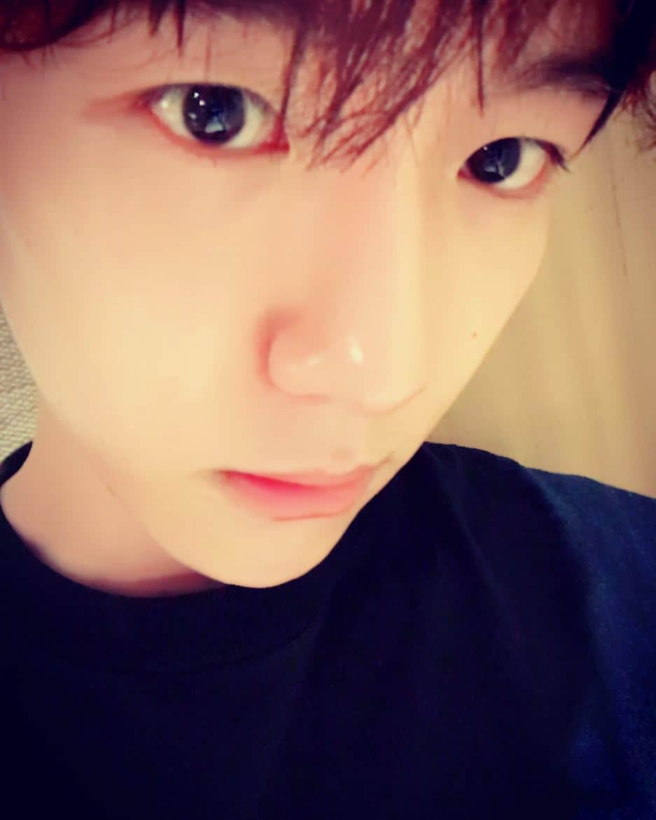 ベクヒョンさんのインスタグラム写真 - (ベクヒョンInstagram)「오랜만이야☺️」10月18日 12時04分 - baekhyunee_exo