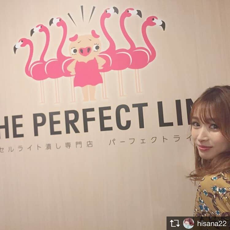 パーフェクトライン天王寺店さんのインスタグラム写真 - (パーフェクトライン天王寺店Instagram)「Repost from @hisana22 @TopRankRepost #TopRankRepost 先日撮影終わりにセルライト潰しに行ってきました！ 痛いと聞いていたので怯えながら施術してもらい本当に痛かったけど、スタッフさんが明るく優しく励ましてくれるので最後まで頑張れました🤣✨✨✨ 2枚目の写真右足キュッてなってるのわかる？😳 特に太ももと足首！ 私浮腫まない体質だと思ってたけど、すごい浮腫んでたみたい😳 このセルライト専用ジェルもすごくて施術後は本当すっきり足が軽くなって嬉しかった♡ 今なら#太もも完了コース が19,800円で永久に通い放題みたいなので、大阪に行ったらちゃんと通うことにしました👍✨✨✨ #パーフェクトライン天王寺#美活#セルライト潰し専門店#ボディメイク#bodymake#セルライト#痩身エステ#体質改善#perfectline」10月18日 13時53分 - tennoujipl