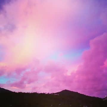 Okinawa Marriott Resort & Spa 【公式】さんのインスタグラム写真 - (Okinawa Marriott Resort & Spa 【公式】Instagram)「珍しい色合いの空。 淡い紫とピンクと水色が入り交じる空。 女の子色の空。 Pink, blue, purple, yellow....how many colors do you see in the skies of Okinawa?  #個人的に大好きな色#なかなか見れない空が撮れました#淡い色の組み合わせ #marriott #okinawamarriott #colorsofnature #wednesday #mothernature #instagood #girly #wow」10月18日 15時37分 - okinawa.oriental.hotel