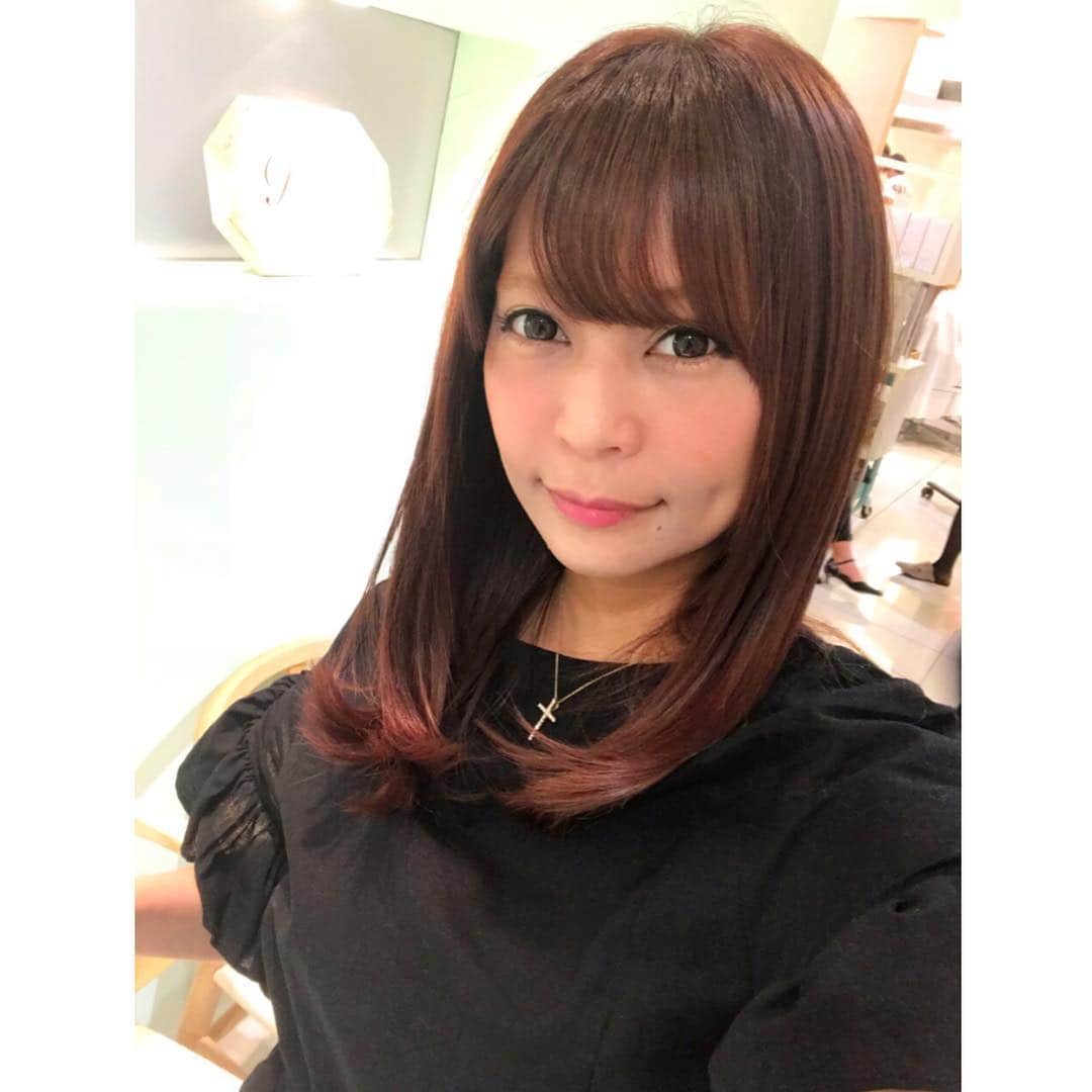 青山愛菜さんのインスタグラム写真 - (青山愛菜Instagram)「相変わらずのラベンダー☺︎ #RISEL #髪質ほんと良くなった #炭酸トリートメント #ほんとおすすめ #佐伯さんいつもありがとう」10月18日 18時24分 - ainamnsl