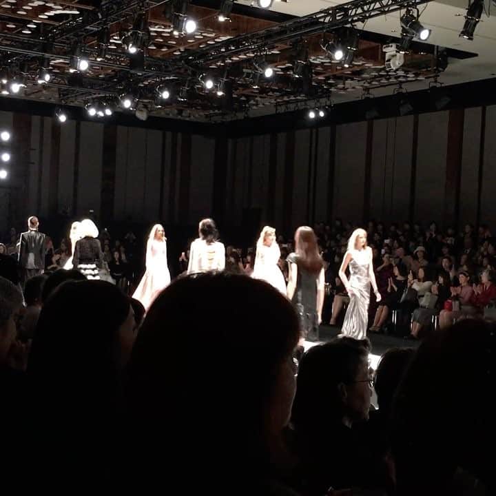 UNCLACKのインスタグラム：「Tae Ashida 2018SS collection - Tokyo collection amazon fashion week #taeashida  #fashionshow  #afw #runway #fashion #taeko #backboard  #amazonfashionweek」