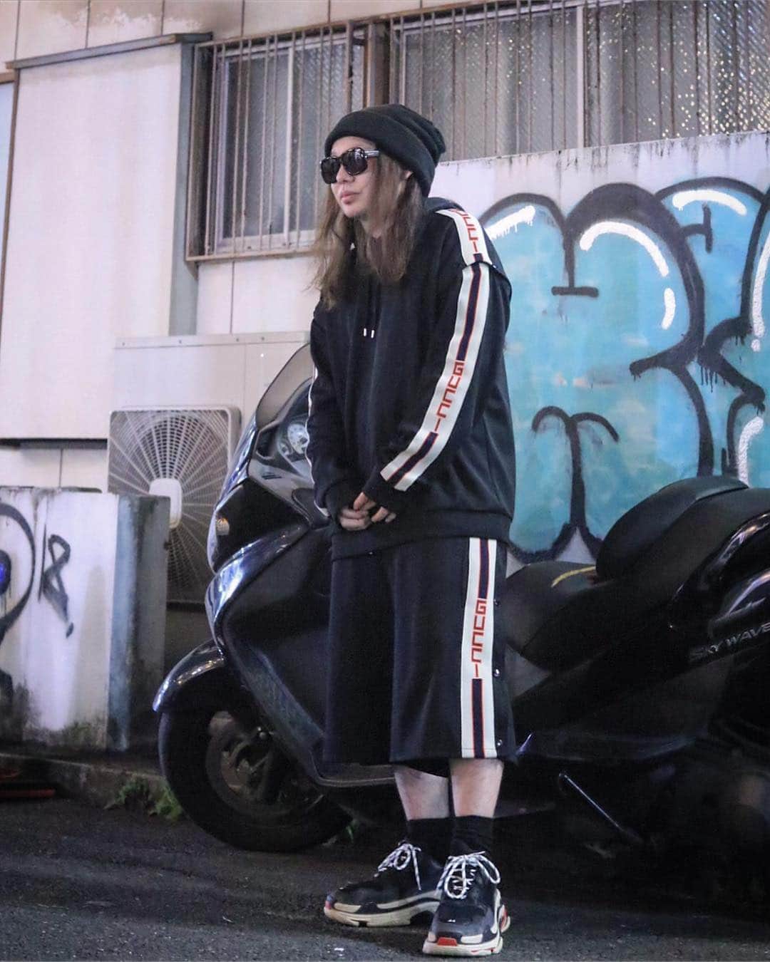 ロザッチのインスタグラム：「style!!! #gucci #balenciaga #triples #gucciglasses #balenciagasneakers #balenciaga #guccimen」