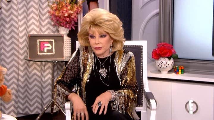 Fashion Policeのインスタグラム：「Your fav fashionistas are back one last time! Don't miss the final episode of #FashionPolice, featuring an unaired episode with the one and only Joan Rivers!」