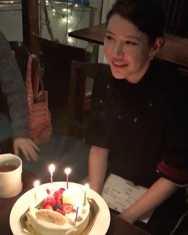 ラッセルマイアのインスタグラム：「昨日は誕生日でした☺️💕 お友達と楽しい時間を過ごせて幸せでした❣️ とっても感謝です😢✨ #birthday #cake #happy #dinner」