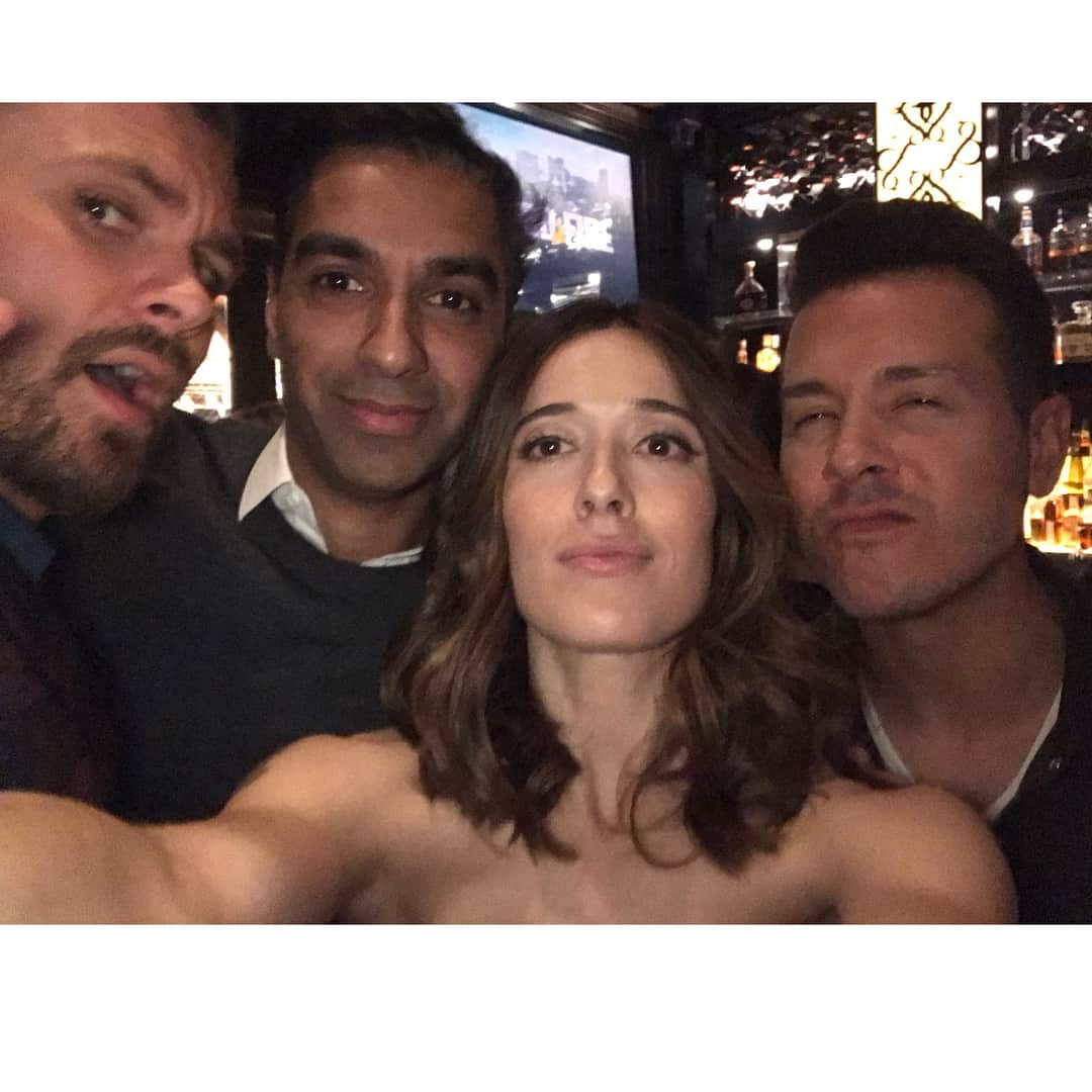 マリーナ・スコーシアーティさんのインスタグラム写真 - (マリーナ・スコーシアーティInstagram)「#TBT I had so much fun at the after-party...but I tried to grab a couple selfies for you all! PS. 🙏🏼 to the #babysitter for staying laaaate! 🍾 #OneChicagoDay #squad #family #babysittinglife #mamasnightout #partyallnight #actuallyuntilmidnight #partydress #redcarpet #jumperdress @alc_ltd #mygirllikestopartyallthetime #momlife #girlfriends #amymorton #lovethiscity #Chicago #Chitown #ourtown #redcarpetlook #sweatpantslatertonight」11月3日 1時37分 - marinasqu