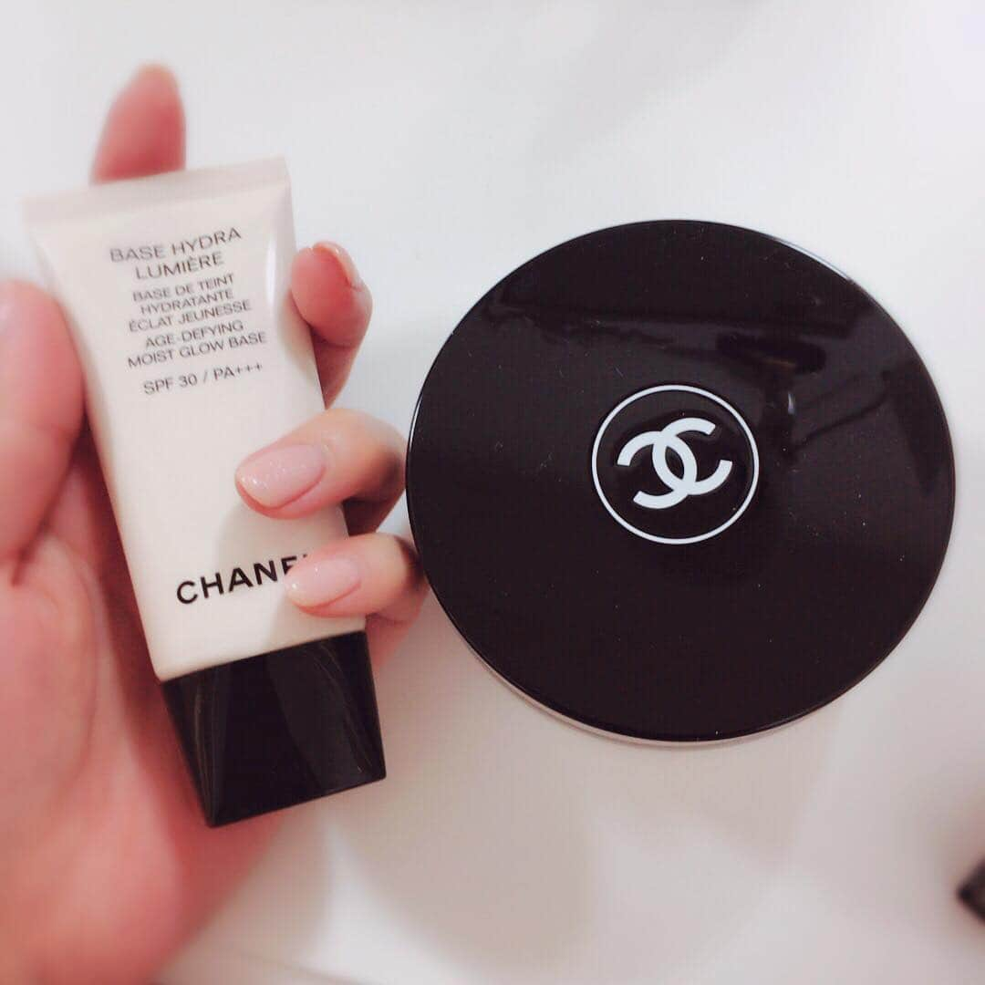 皆方由衣さんのインスタグラム写真 - (皆方由衣Instagram)「#CHANELベース #CHANELお粉  おすすめを聞いて お迎えしたので これから使ってみたいと 思います。」11月3日 1時30分 - yuiminakata