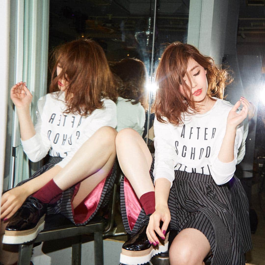 藤川沙弥のインスタグラム：「🎞📸 . . . #shooting#model#happy#offshot#photo#photography#camera#portrait_perfection#撮影#モデル#撮影データ#写真#被写体#フリーモデル#ポートレート#촬영#모델#摄影#fashion#作品撮り#ファインダー越しの私の世界」