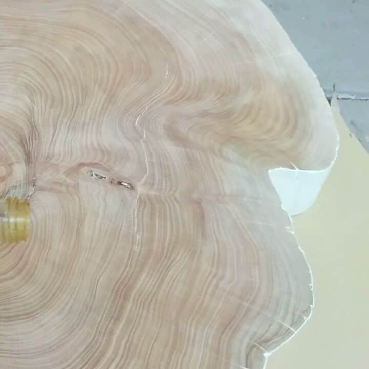 Britta Boeckmannのインスタグラム：「Cypress pine table in the making  #wood #slab #woodwork #cypresspine #woodowkring #table #woodtable #process」