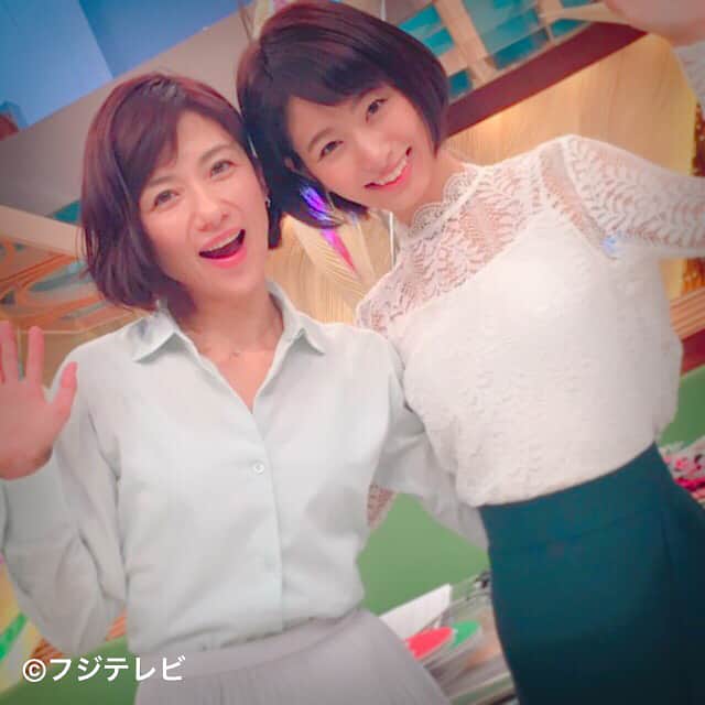 フジテレビ「とくダネ！」のインスタグラム：「みなさんこんにちは！今日の東京は雨で寒〜〜いですっ☔️🍃こんな日は暖かくして、風邪に気をつけてくださいね😷💓 今日の梅津アナはミントグリーンのシャツにトレンドのプリーツスカートでスッキリコーディネート！海老原アナは、リーフ柄の白のレースブラウスと緑のタイトスカートで大人っぽいコーディネートでした💖 1ショットはスワイプしてね😉 ✴️梅津アナ Tops＆Skirt☞#iCB ✴️海老原アナ Tops☞#breadnbutter Skirt☞#BLENHEIM #とくダネ #梅津弥英子 #海老原優香 #女子アナコーデ #スタイリスト #岡のぞみ #雨の日コーデ #今日は寒い😵」