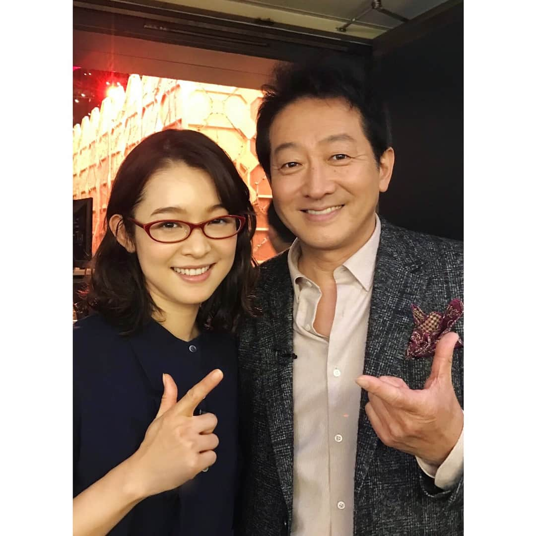 藤澤恵麻さんのインスタグラム写真 - (藤澤恵麻Instagram)「先日、テレビ収録で辰巳琢郎さんとご一緒しました。 辰巳さんに初めてお会いしたのは朝ドラ「天花」の時。  いつも紳士的で大人の余裕を感じさせる素敵な方。 収録終わりに、ワインとCDのお祝いをいただきました。 温かいお心遣いに本当に感謝です。  #恵麻 #ema #番組 #収録 #お楽しみに #天花 #辰巳琢郎」10月19日 18時40分 - ema_fujisawa_official