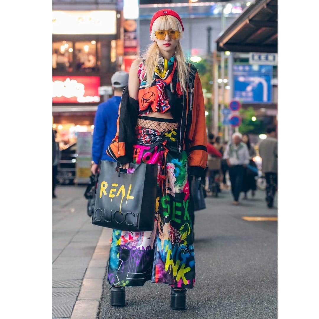 中川友里さんのインスタグラム写真 - (中川友里Instagram)「harajuku is still not dead.😈🌈👹💎✨ @voguemagazine  @tokyofashion 💕💕 https://www.vogue.com/slideshow/tokyo-fashion-week-spring-2018-street-style The Best Street Style from Tokyo Fashion Week Spring18' #futuristicgirl #ootd #outfit #style」10月19日 18時59分 - darayunya