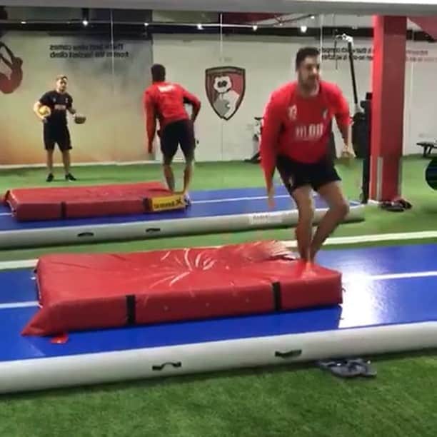 アダム・フェデリチのインスタグラム：「Progress 🙌🏼 ... coming along nicely and can’t wait to get back out there #iwillbebackbetterthanever 👊🏻 @matt_best13」