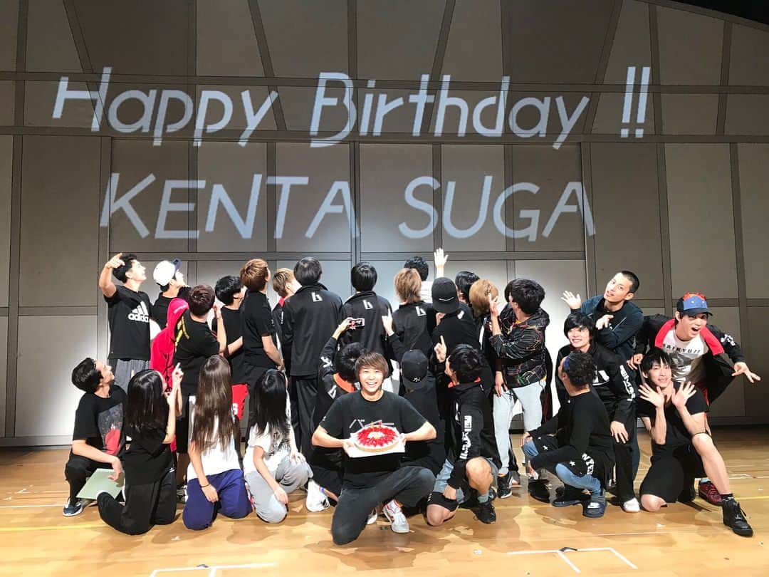 佐達ももこさんのインスタグラム写真 - (佐達ももこInstagram)「🙌🏐🙌 . ハイパープロジェクション演劇「ハイキュー‼︎"進化の夏"」 東京凱旋公演、初日㊗️ 大阪、兵庫、宮城、福岡とまわって、東京に帰ってきました👏 サブタイトルにあるように、”進化”した私達に会いにきてください☺️💪 最後までこの30人で、熱い夏をお届けします🌞 . . #ハイキュー#ハイステ#演劇ハイキュー#劇団ハイキュー」10月20日 11時18分 - sadamomodayo