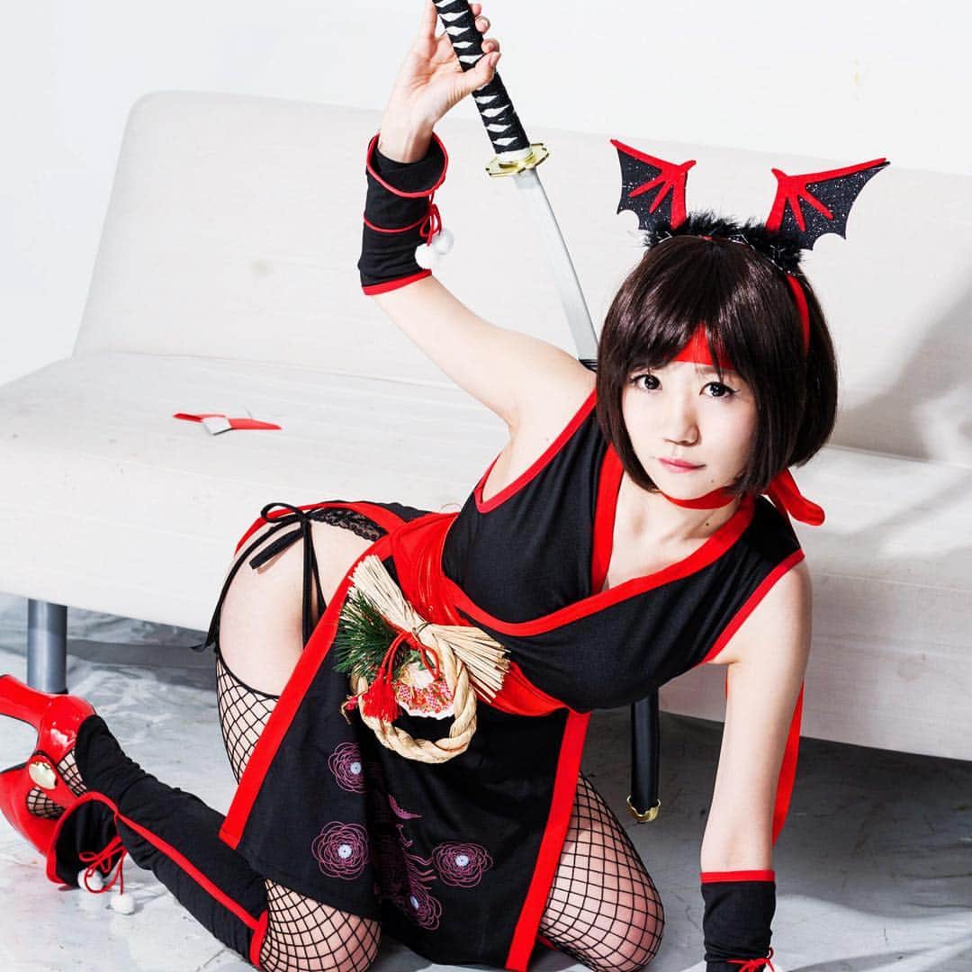 マコ・プリンシパルのインスタグラム：「おやすみ🌠💫🦇✨にんにん #cosplay #ninja #忍者 #くノ一 #halloween」