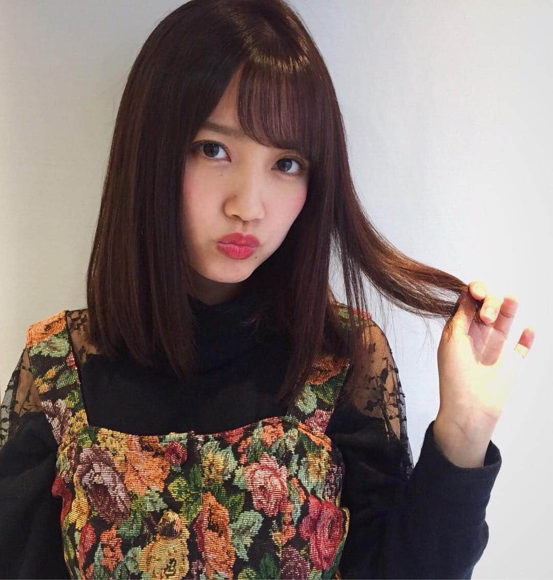 加藤玲奈のインスタグラム：「💇💇💇 カラーと少し毛先をカットしてもらいました！ 前より少し明るくしてもらったよ😌 @naokinb2 さんいつもありがとうございます！」