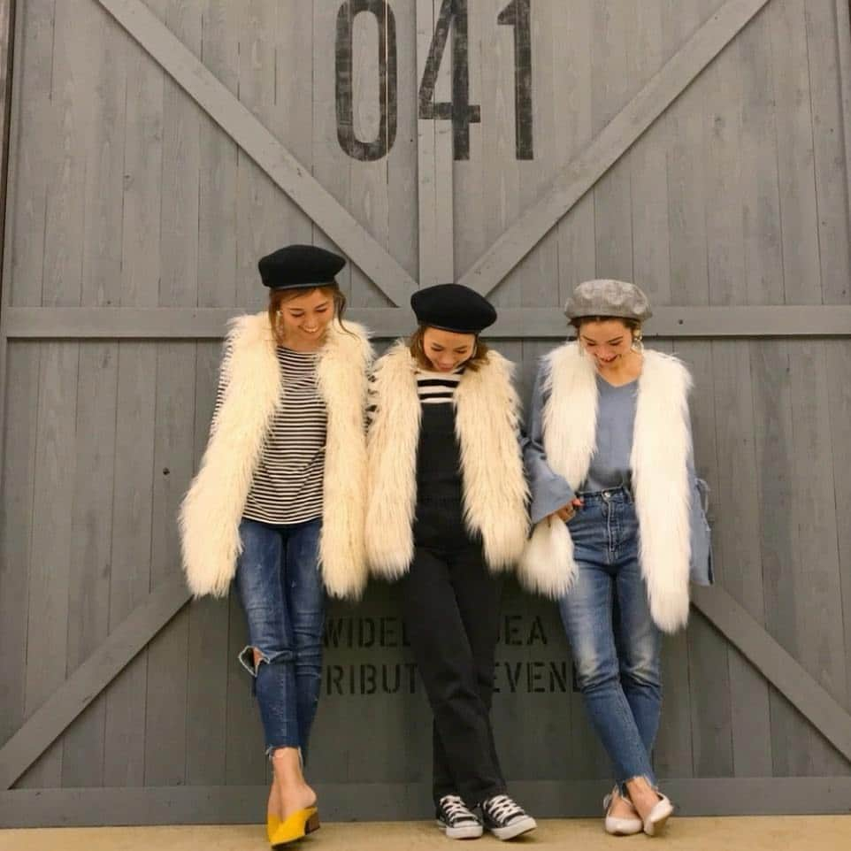 akko0718さんのインスタグラム写真 - (akko0718Instagram)「なお♥️けい♥️あっこ♥️ * また来月ね😚🎶 * #kaumo_fashion #locari #ponte_fashion #ootd_kob #r_fashion #mineby3mootd #kiwamezyoshi #ファーベスト #ファーベストコーデ #デニムコーデ #ハイウエストデニム #サロペット #サロペットコーデ #オールインワン #ベレー帽 #wego #gumania #guコーデ #guコーデ部 #大人gu部 #大人カジュアルコーデ #プチプラコーデ #シンプルコーデ #アラフォーコーデ #リンクコーデ #しまむら購入品 #ベルスリーブニット #ボーダーロンt」10月20日 20時27分 - akko0718