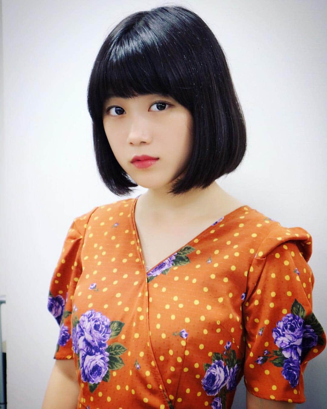 アイドルネッサンスのインスタグラム：「【石野理子】 #アイドルネッサンス #石野理子 #新井乃亜 #あらちゃん写真館  #カメラ女子 #かわいい #石ちゃん #ボブ #ショートカット #広島 #カープ女子 #eosm10 #instagood #japan #japanesegirl #photo #cute #kawaii #kawaiigirl #photo #fashion #ootd#일본 #아이돌 #옷스타그램 #얼스타그램 #일상 #데일리룩」