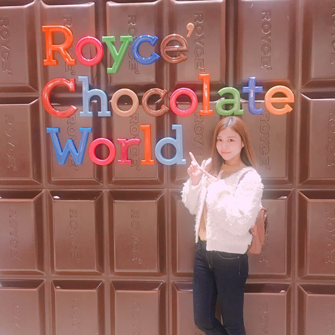 青木千春のインスタグラム：「＊ ＊ ＊ 新千歳空港*⋆✈︎ ROYCE' chocolate world🍫 シュタイフ ディスカバリーウォーク🐻💗 ＊ ＊ ＊ #newchitoseairport  #royce #chocolate  #baer #steiffbear」